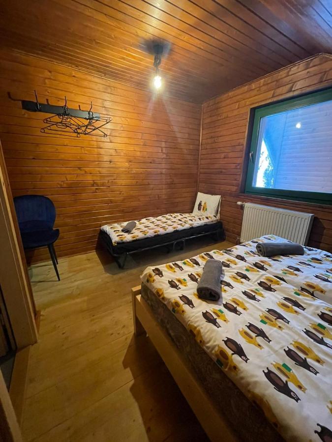 Madarasi Sportbazis Hotel Capilnita ภายนอก รูปภาพ